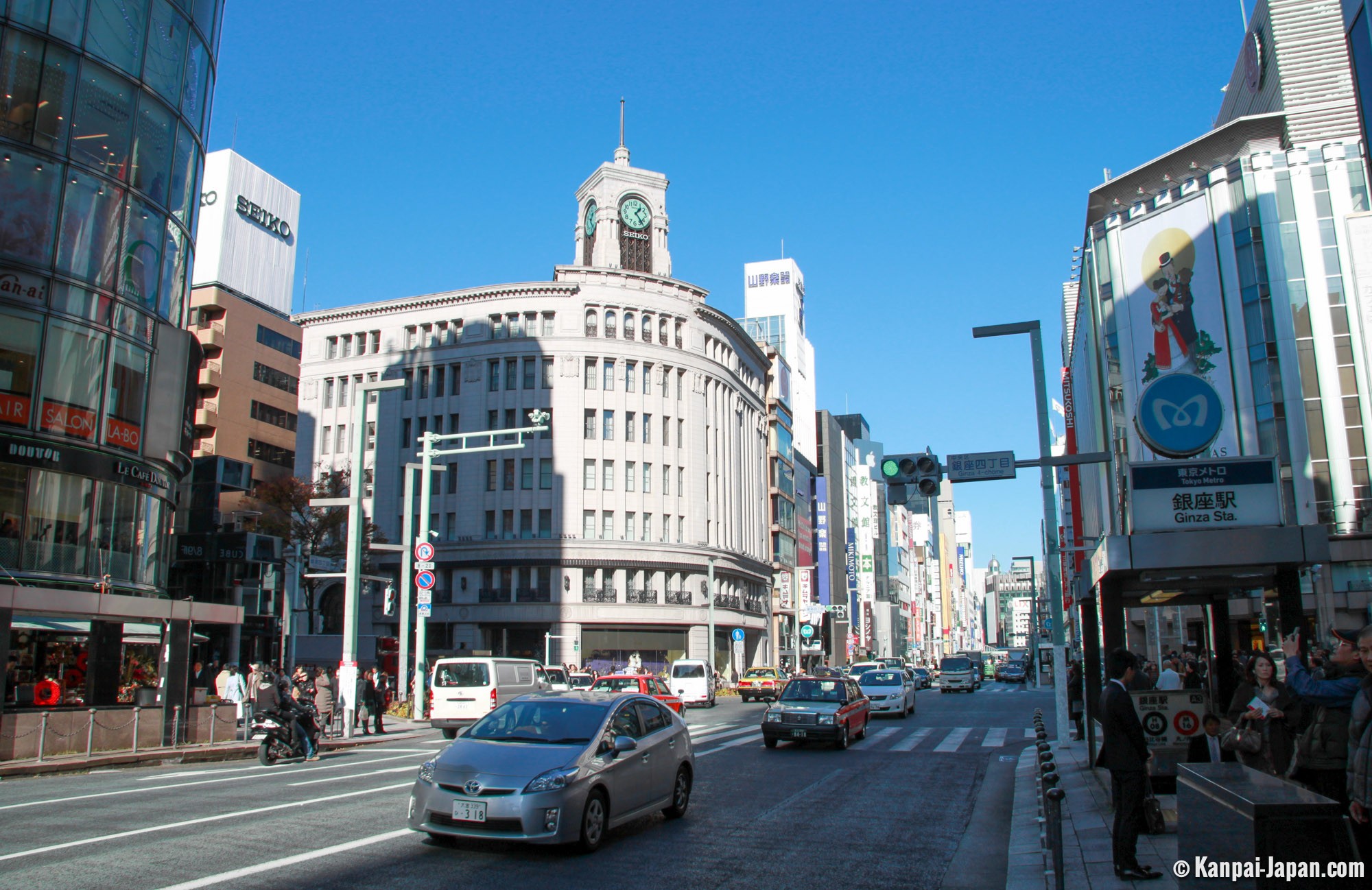 Japan , Tokyo City, Ginza district, Chuo Dori, Louis Vuitton Shop