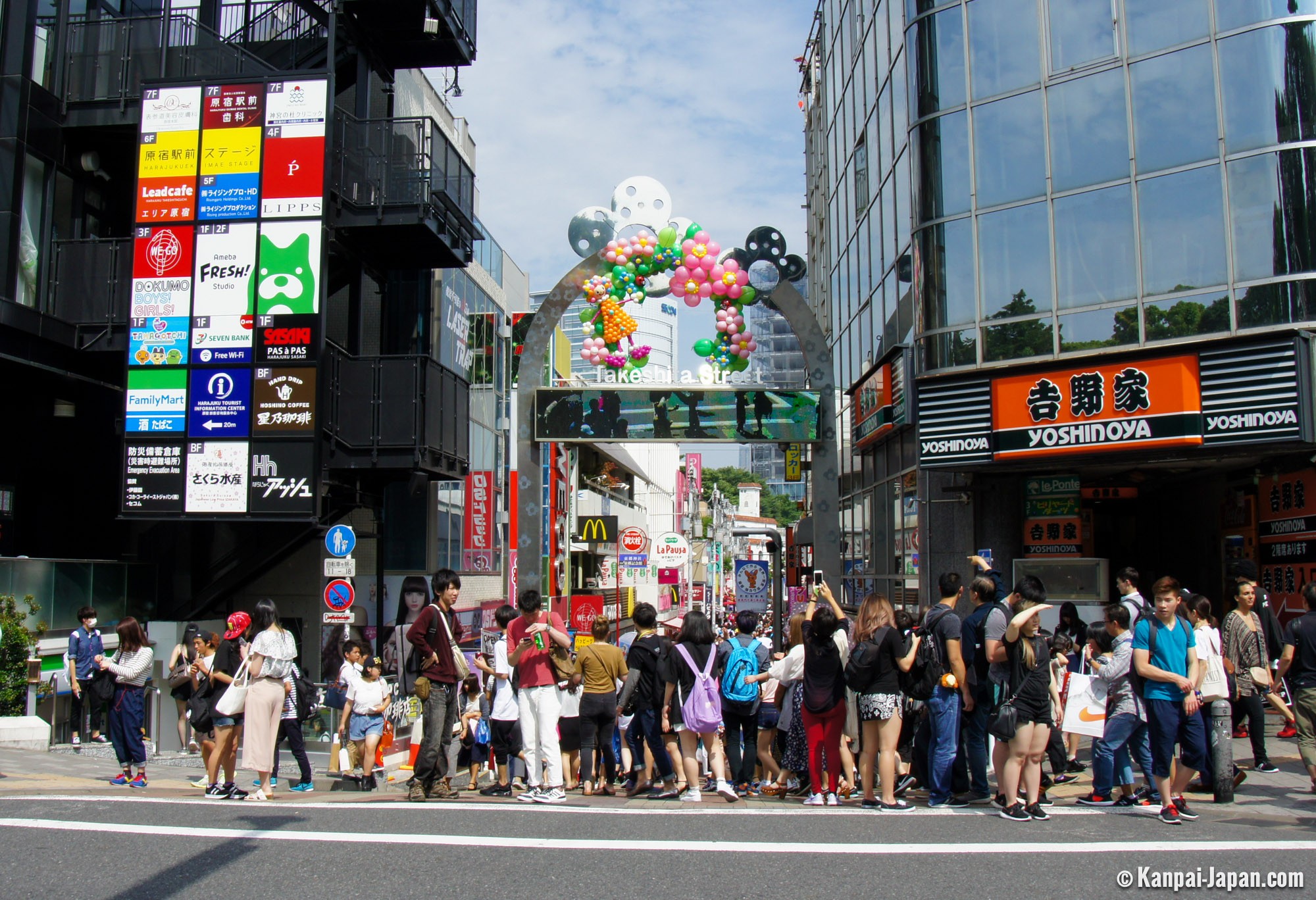 Takeshita Dori Harajuku Crazy Main Avenue - 