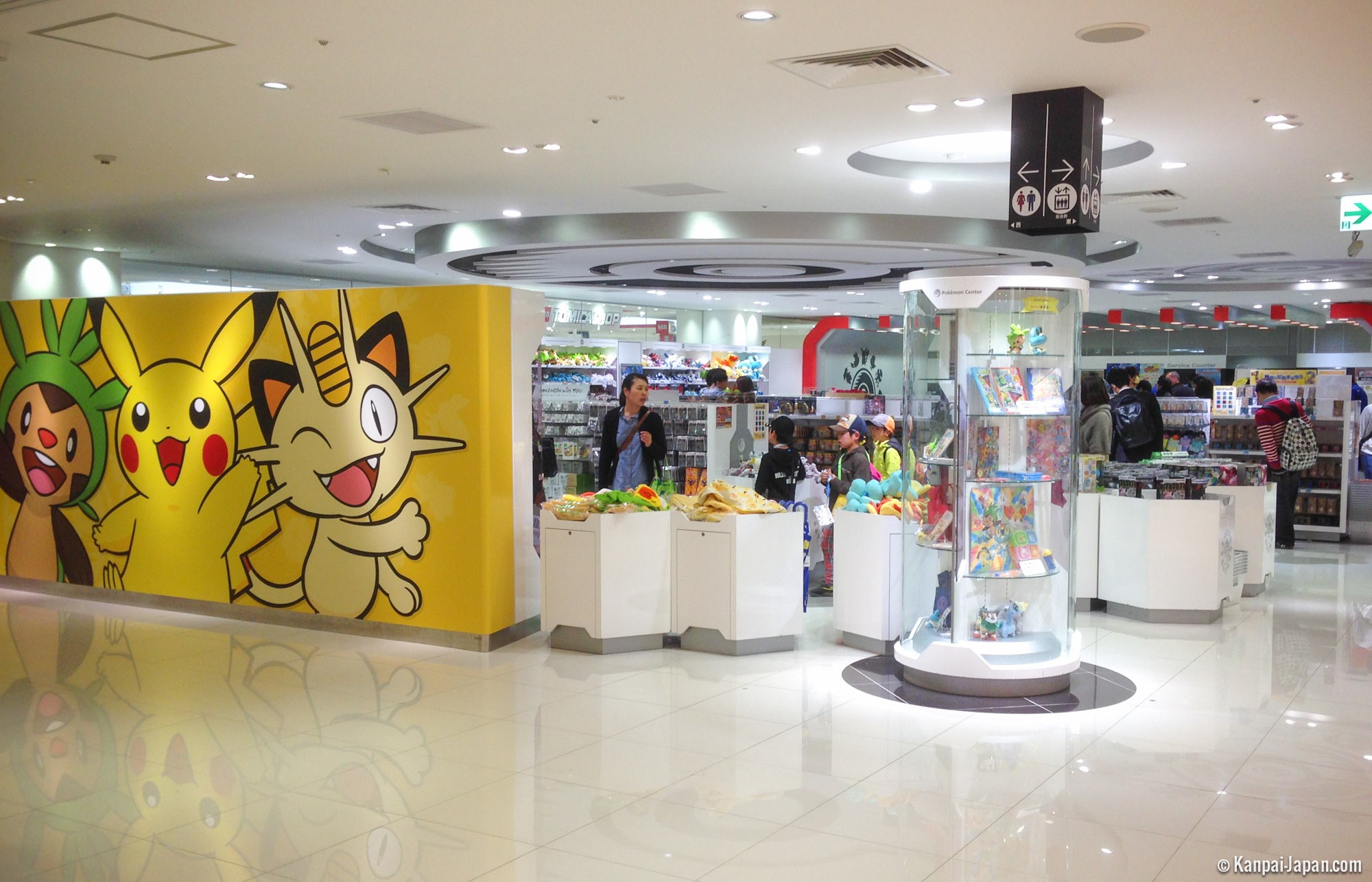 Visiting a Japanese Pokémon Center in Shibuya, Tokyo! 