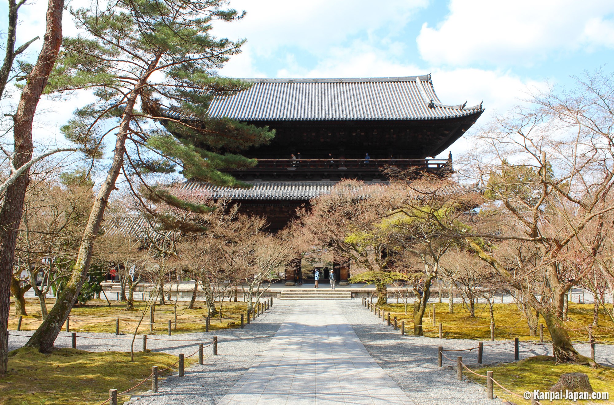 Nanzen-ji - The impressive Zen entrance to Kyoto