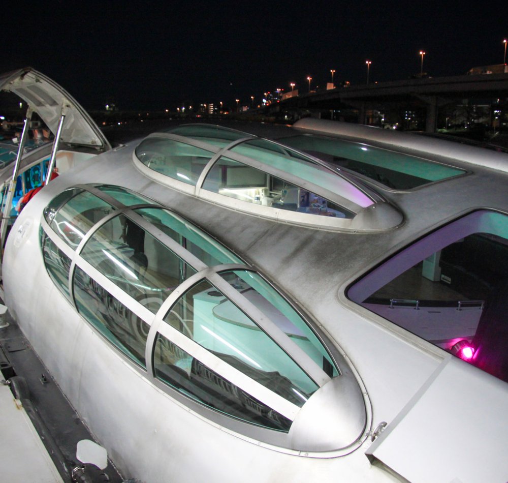 Himiko Cruise (Tokyo), Night view inside the boat