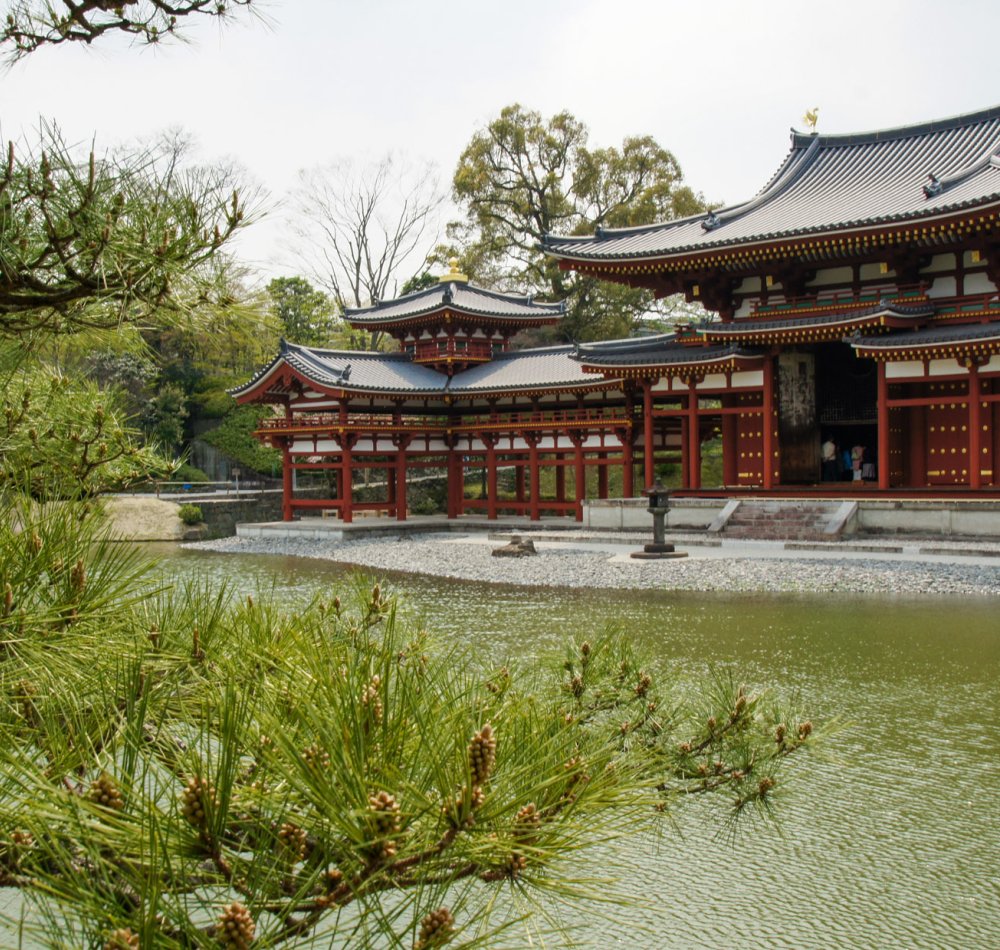 Byodo-in temple in Uji, General view of the Phoenix Hall