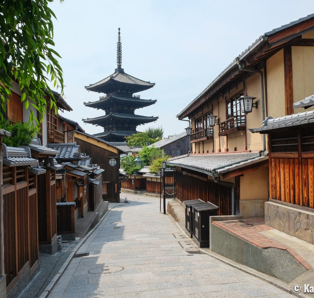Kinkaku-ji (Kyoto), The Golden Pavilion in October 2021 (after renovation of its gilding) Kinkaku-ji (Kyoto), The Golden Pavilion in October 2021 (after renovation of its gilding)