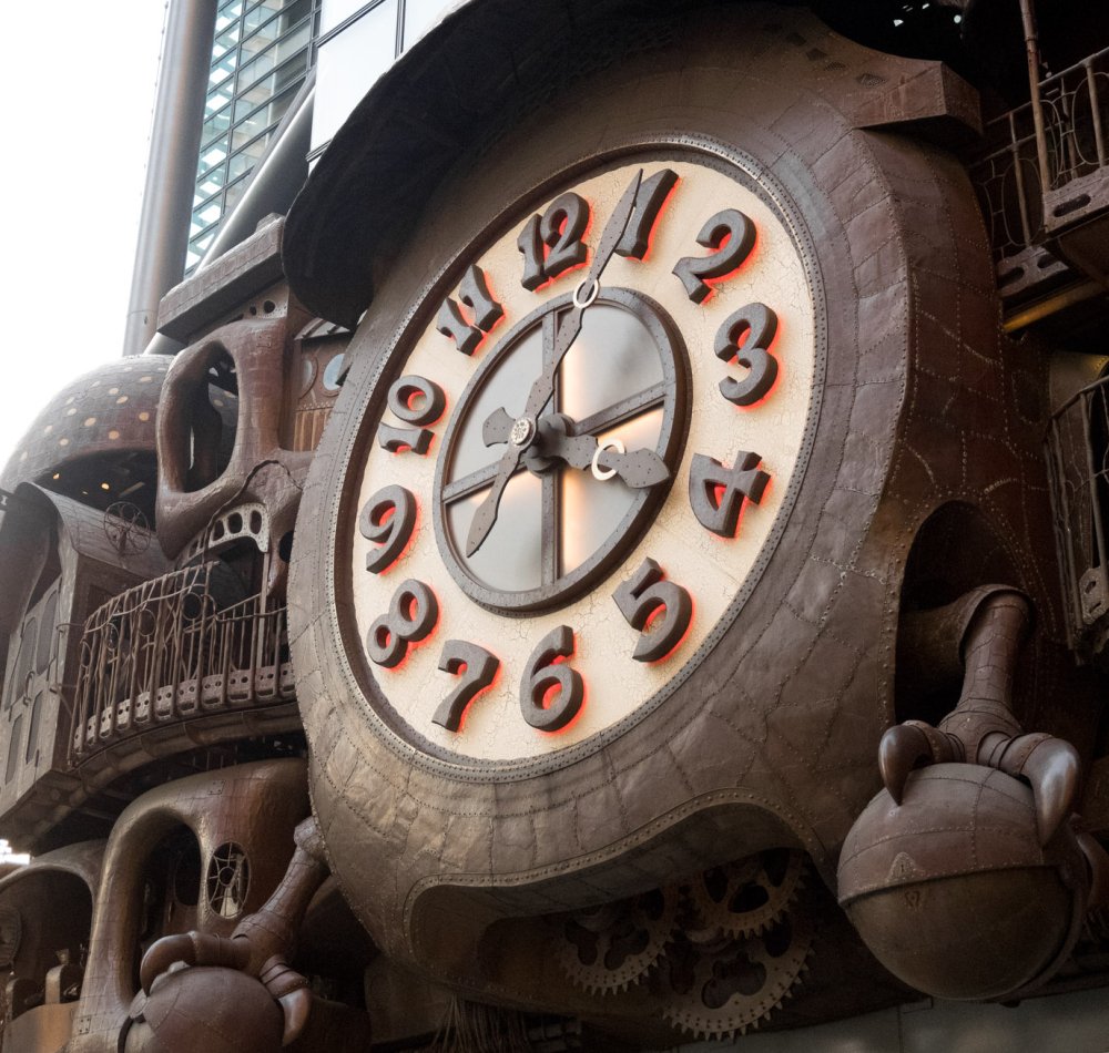 Nippon TV Odokei, Miyazaki's Giant Clock