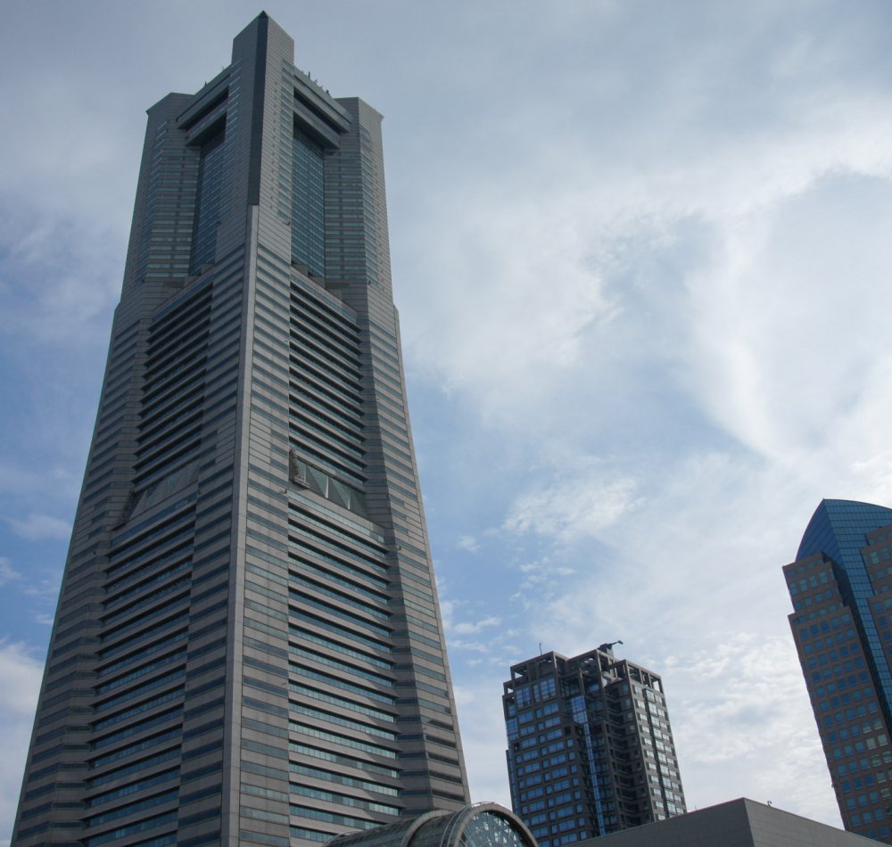 Landmark Tower (Yokohama), view on Minato Mirai and Cosmo World