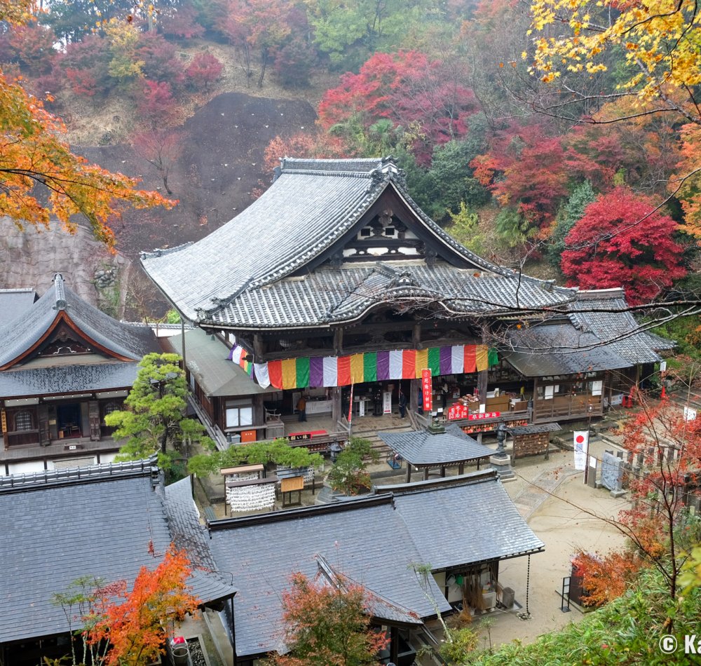 Oka-dera (Asuka), Temple's grounds in spring and Shoro-do Bell tower