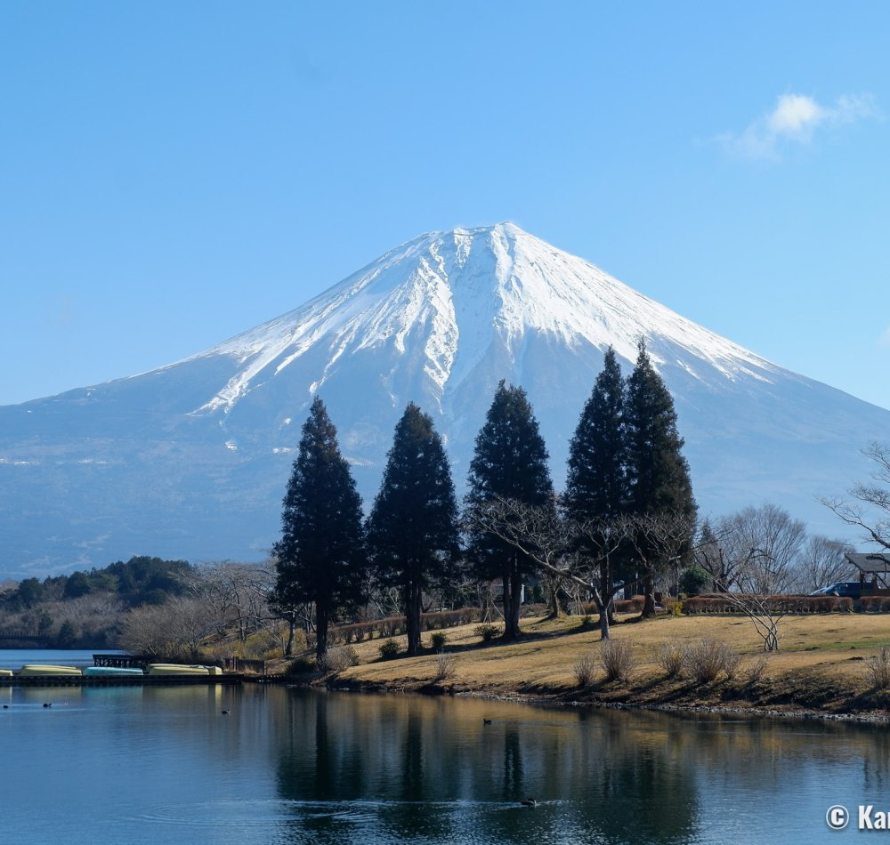 Lake Tanuki (Fujinomiya), View on Mount Fuji in winter