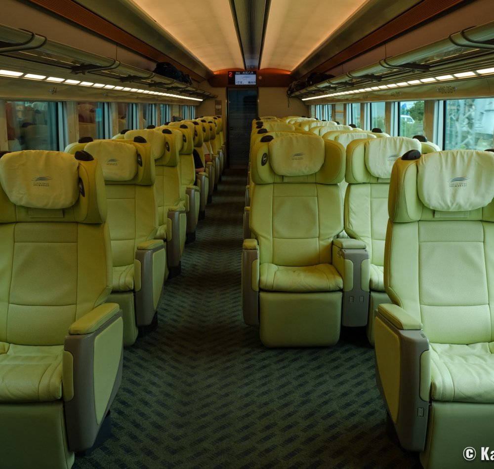 Premium Express Shimakaze, Lower level of the dining car