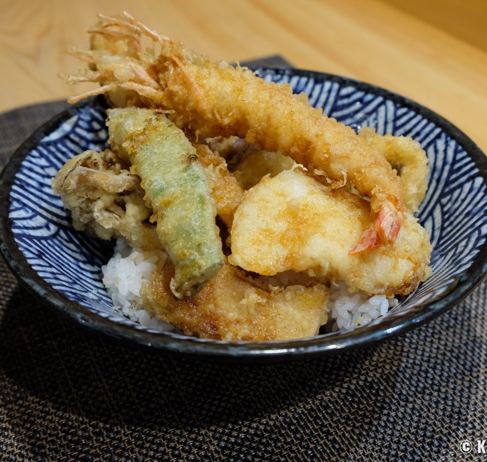 Tempura Tobari, Preparation of a tempura rice bowl (tendon)