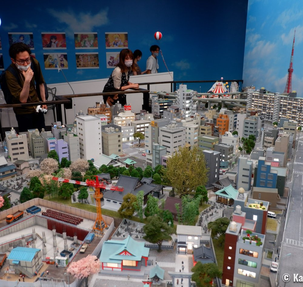 Small Worlds Tokyo (Odaiba), Model scale of KIX airport