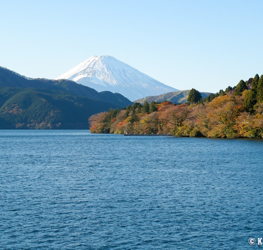 Hakone (Kanagawa), View on Mount Fuji from Lake Ashi in Autumn