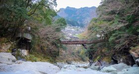Iya Valley (Shikoku), Kazurabashi suspended bridge in autumn