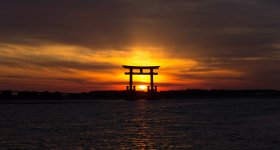 Bentenjima, Floating torii and setting sun