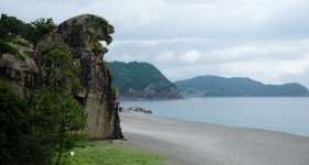 Kumano (Mie), Entrance of the Onigajo site with the two demon mascots