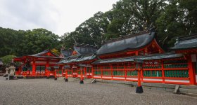 Kumano Hayatama Taisha, Shinmon main gate and access to the sacred enclosure of the shrine