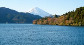 Hakone (Kanagawa), View on Mount Fuji from Lake Ashi in Autumn