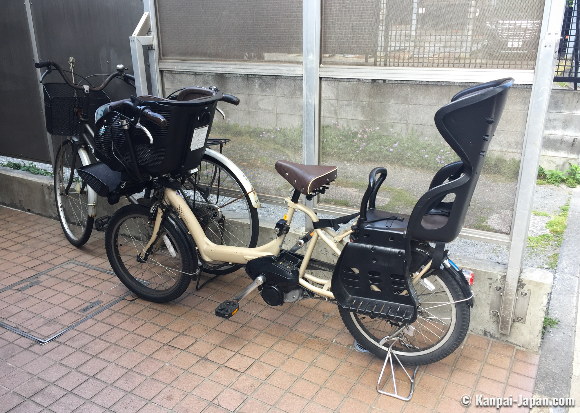 Tokyo bike store child seat