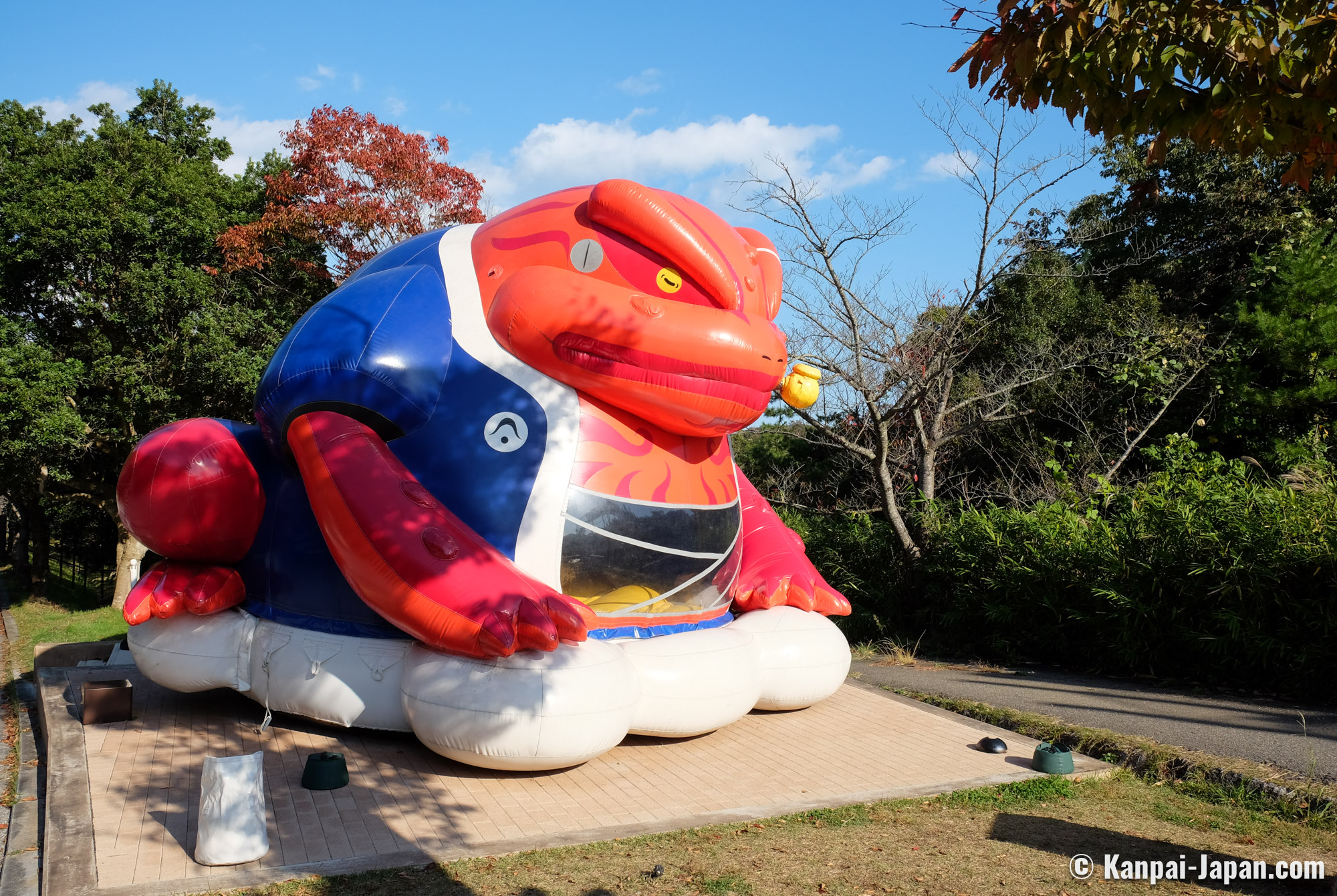Nijigen no Mori - Awaji Island's Naruto and Godzilla Park